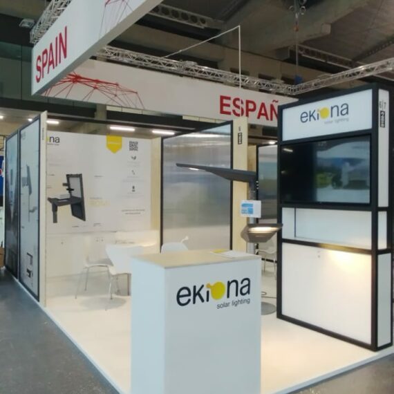 ekiona iluminacion solar stand