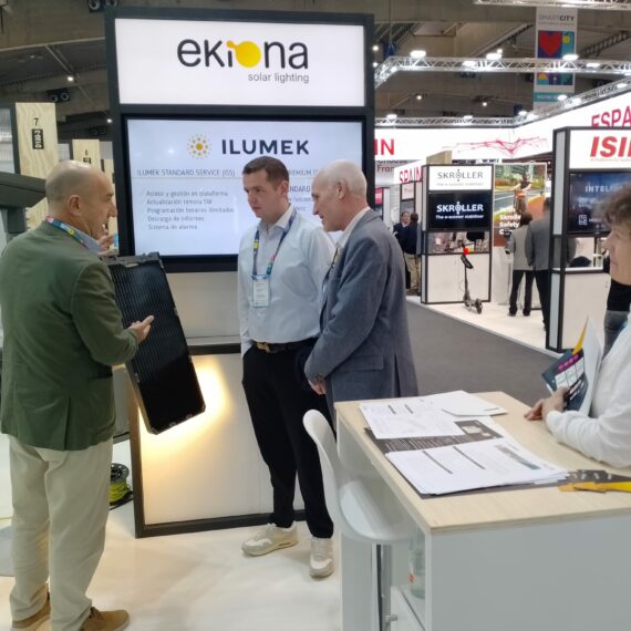 stand de ekiona iluminacion solar