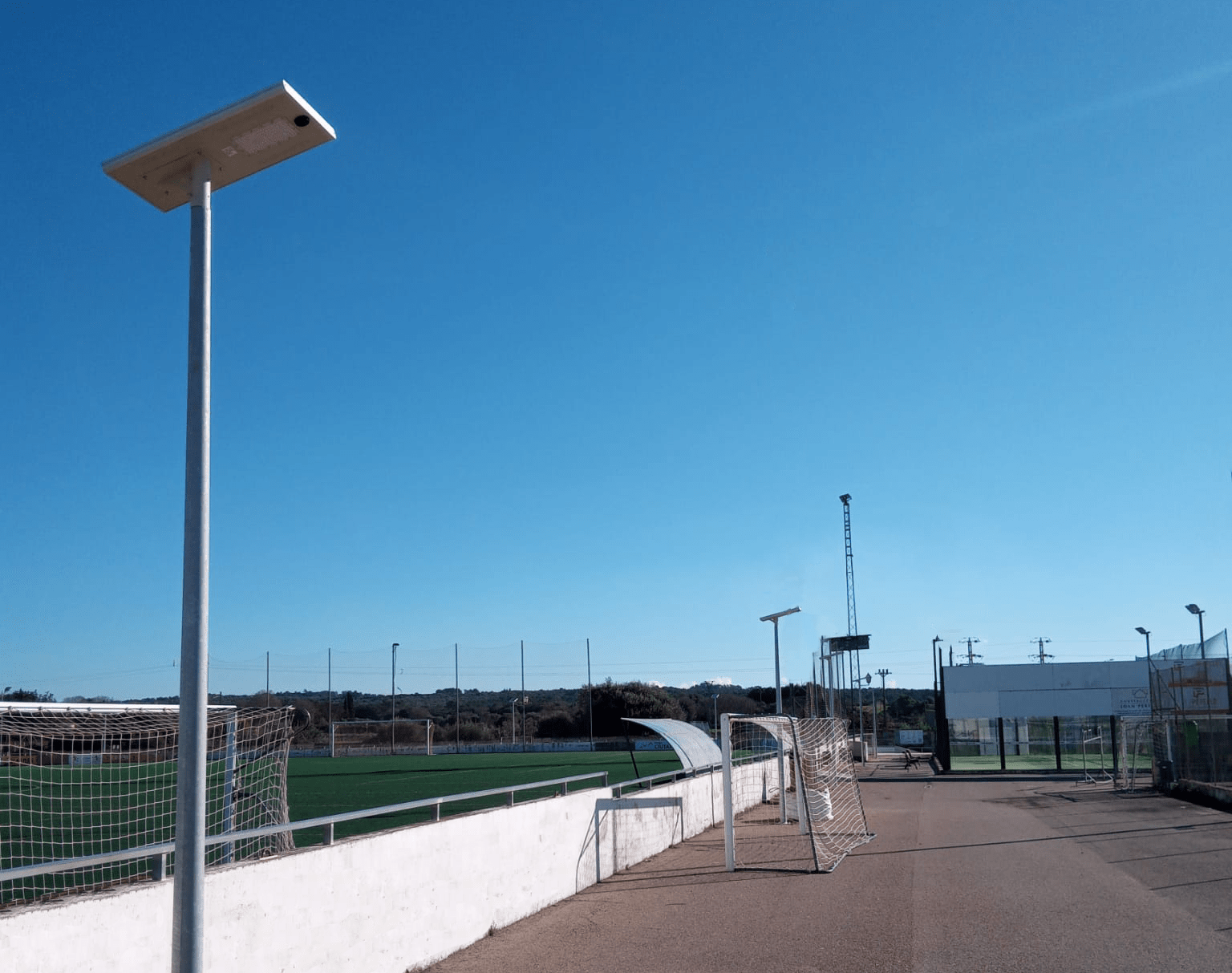 farolas paseo peatonal llubi