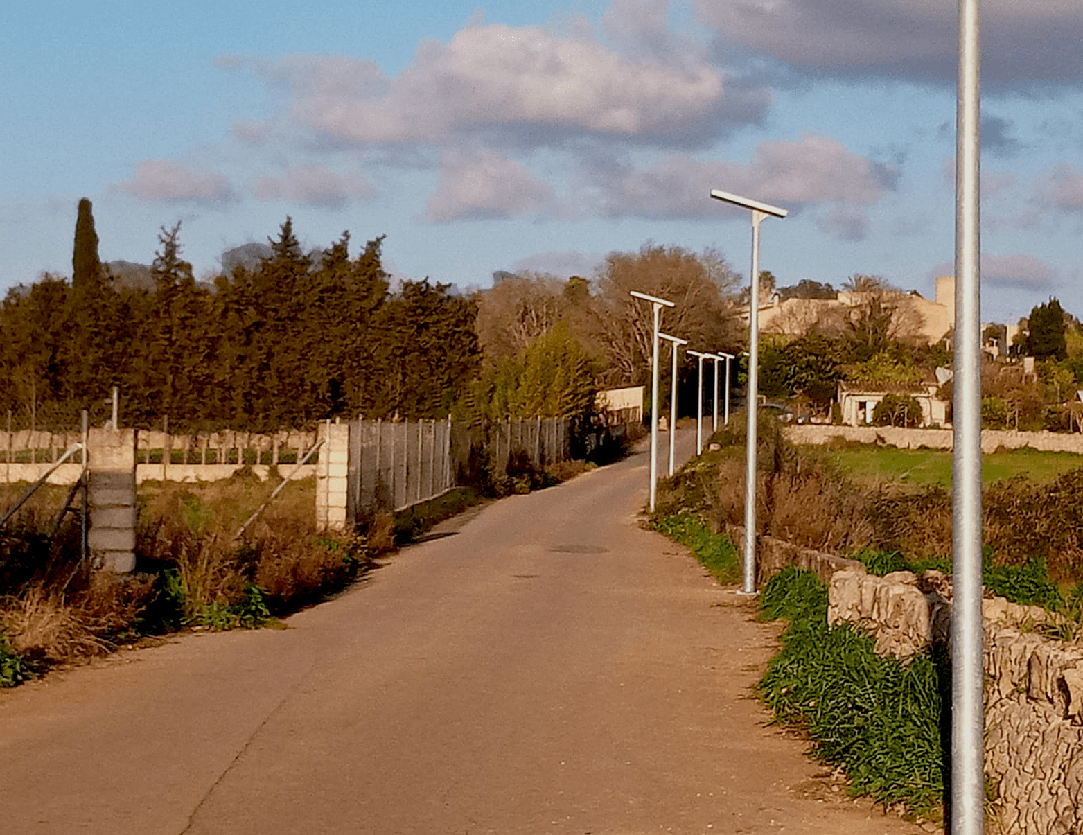 farolas paseo peatonal llubi